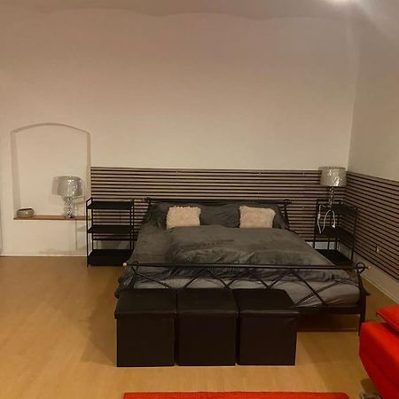 Appartement B12 - Bohdanecska 12 à Pardubice Extérieur photo