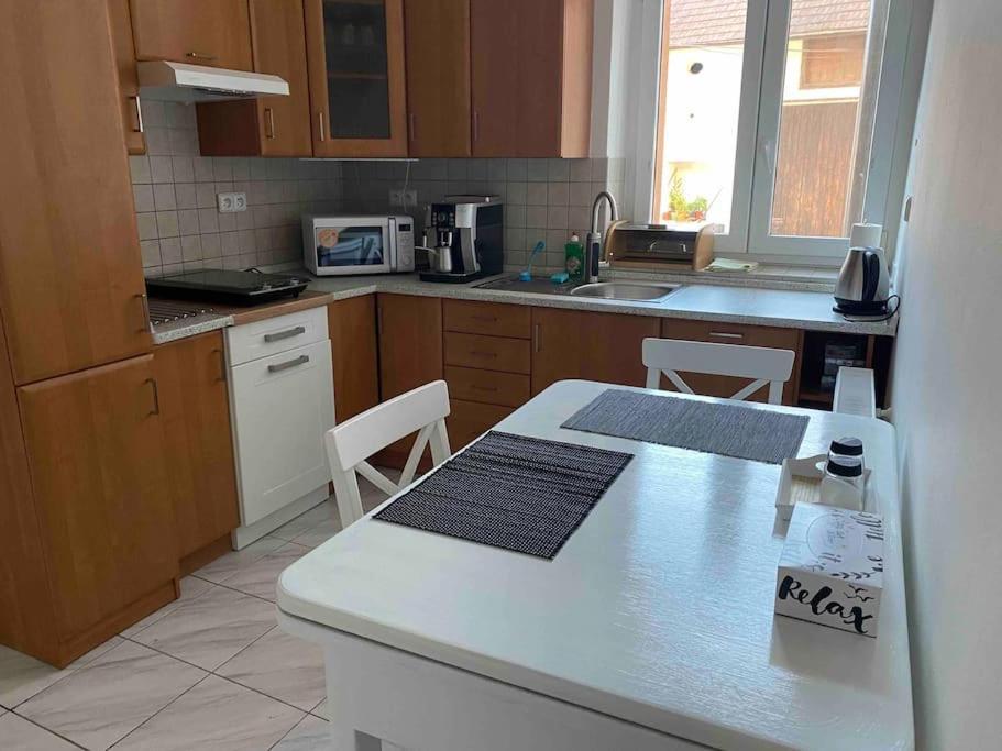 Appartement B12 - Bohdanecska 12 à Pardubice Extérieur photo