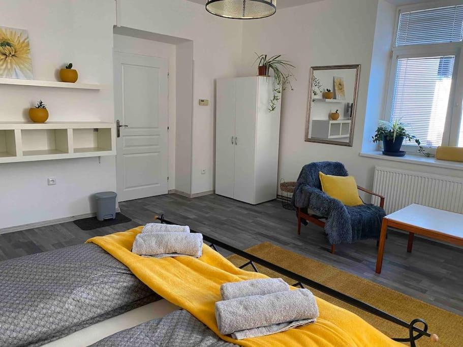 Appartement B12 - Bohdanecska 12 à Pardubice Extérieur photo